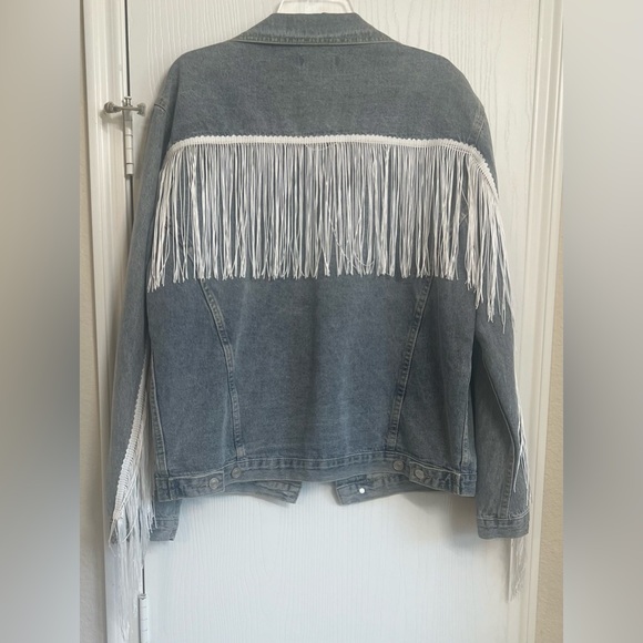 *NEW* Oversized Fringe Denim Jacket Size Large - Picture 7 of 16
